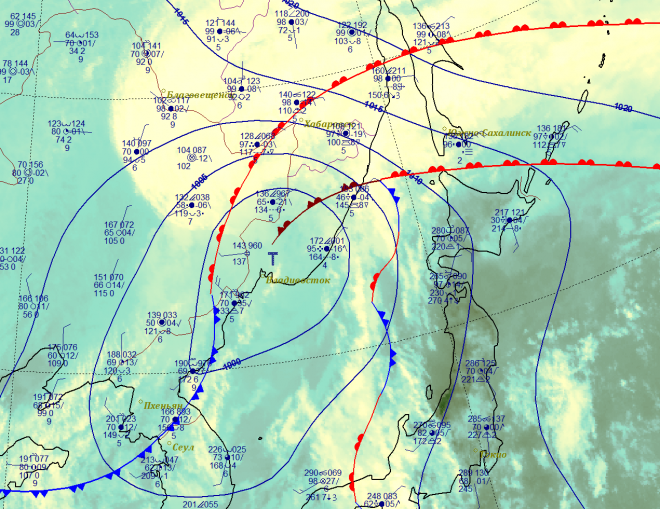 Карта погоды в приморском крае. Японская карта погоды. Погода Сахалин карта. Синоптическая метеокарта движения тайфуна хинномар. Японские карты погоды Турсио.