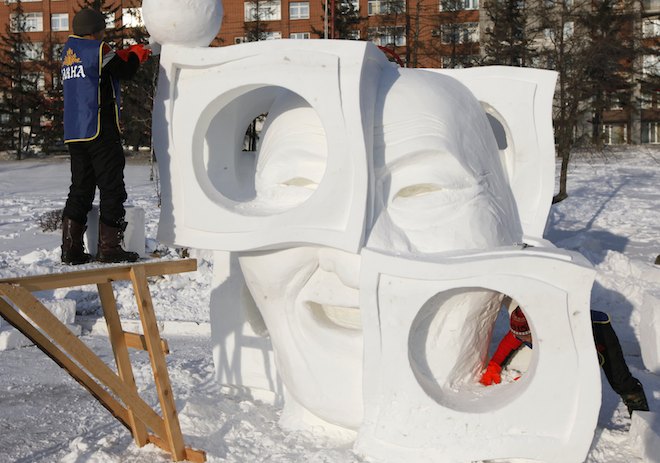 GISMETEO: В Красноярске открылся фестиваль ледяных и снежных скульптур .