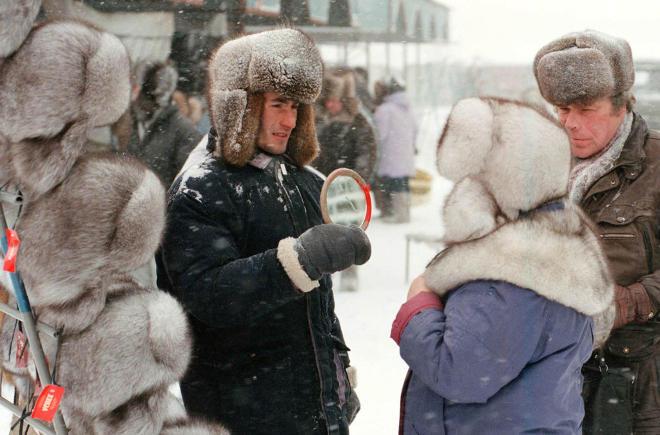 Зима 2000 года. Одетый в Сибири. Одежда в сильный Мороз. Как одеваются люди в сильные Морозы. Сильно одетая в Сибири.