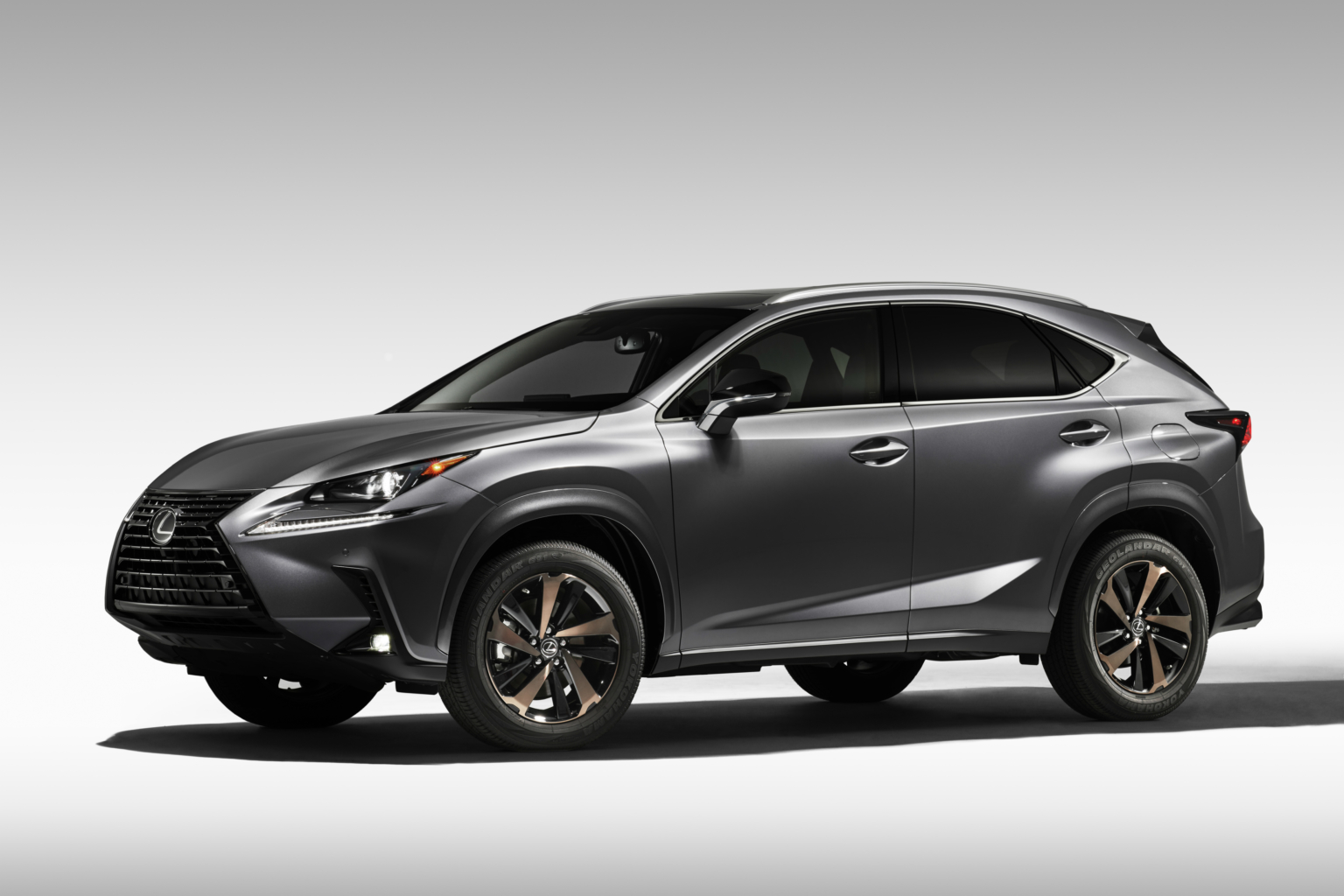 Lexus кроссовер NX