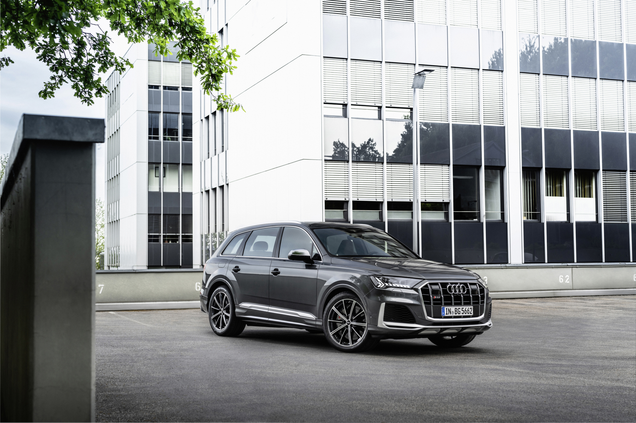 Audi sq7 фото