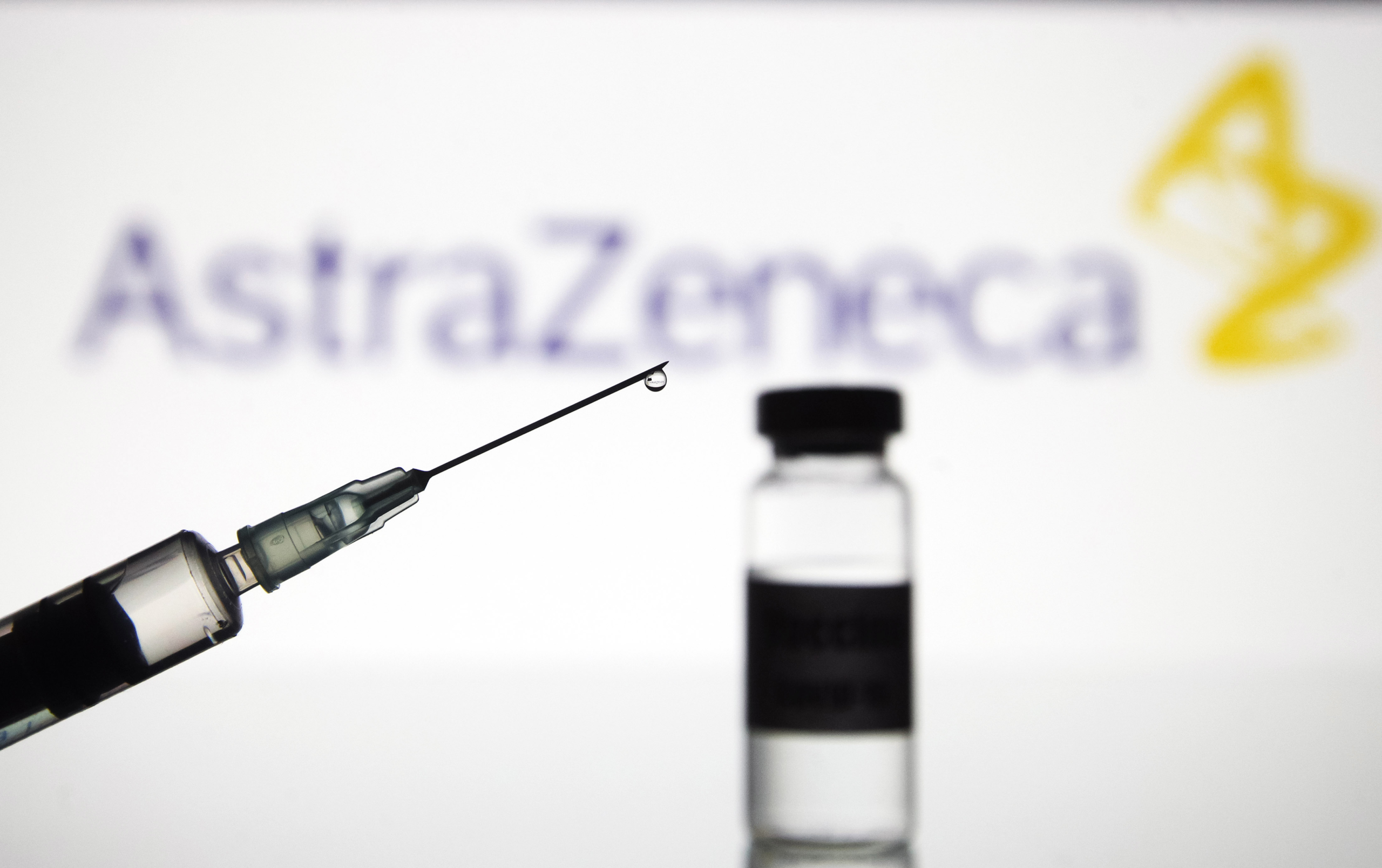 Астразенека спутник v. ASTRAZENECA вакцина от Covid-19. АСТРАЗЕНЕКА вакцина от коронавируса. Вакцина АСТРАЗЕНЕКА производитель.