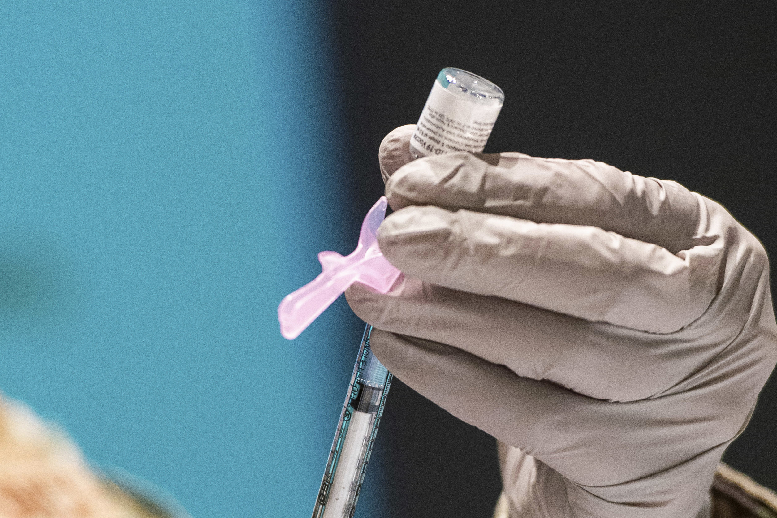 GISMETEO: В РФ зарегистрировали первую вакцину от опоясывающего герпеса .
