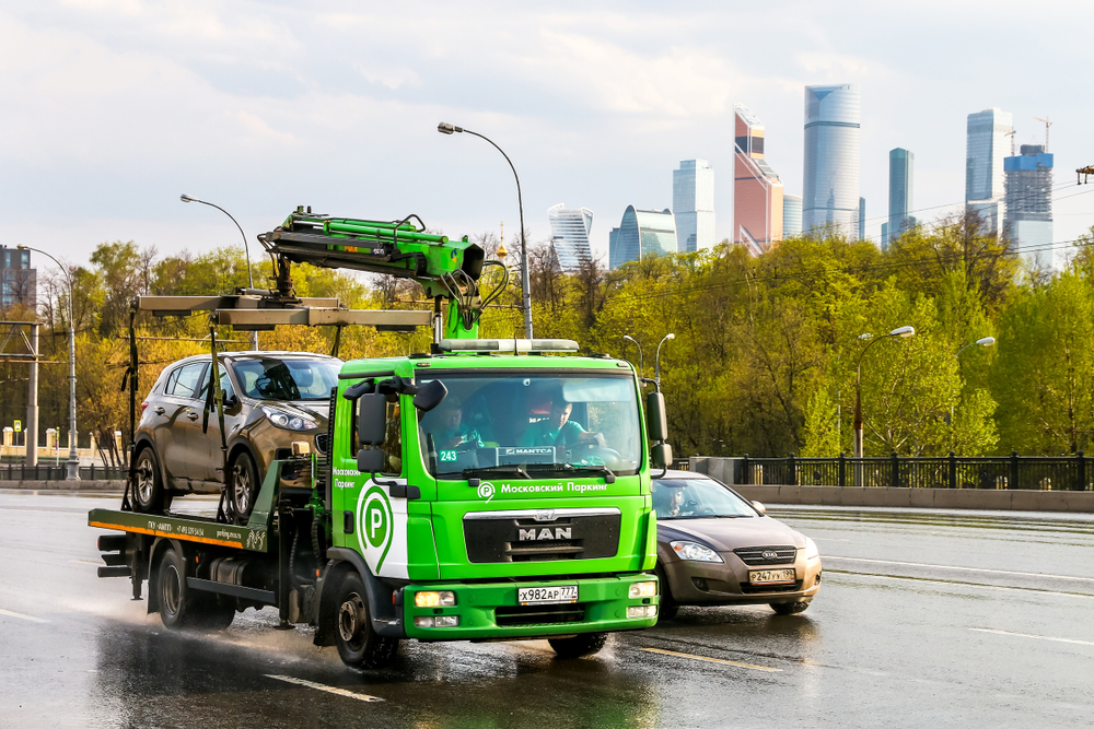 Зеленые эвакуаторы в москве