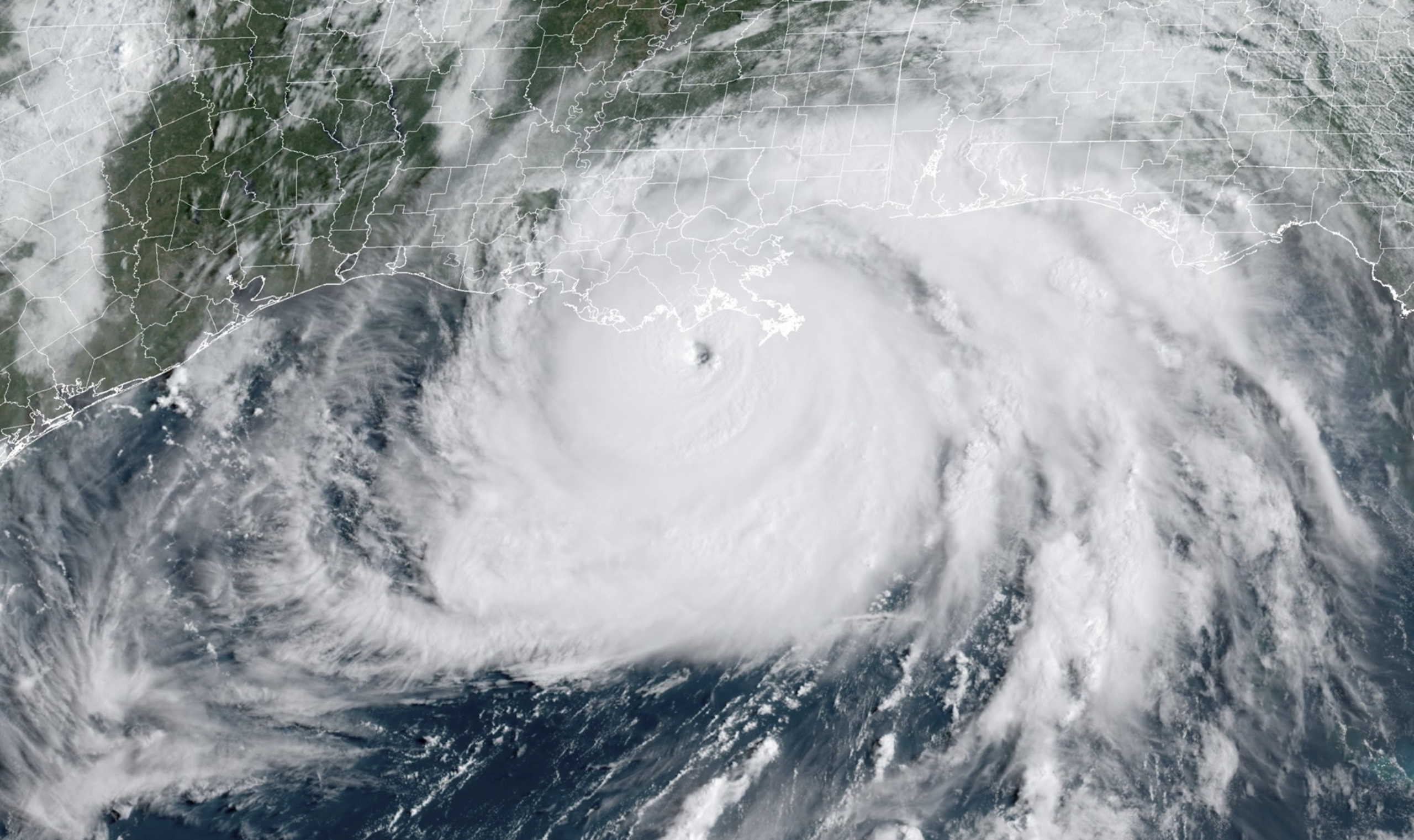 Крылья урагана 2021. Ураган Алин. Biden Tours Hurricane Ida.