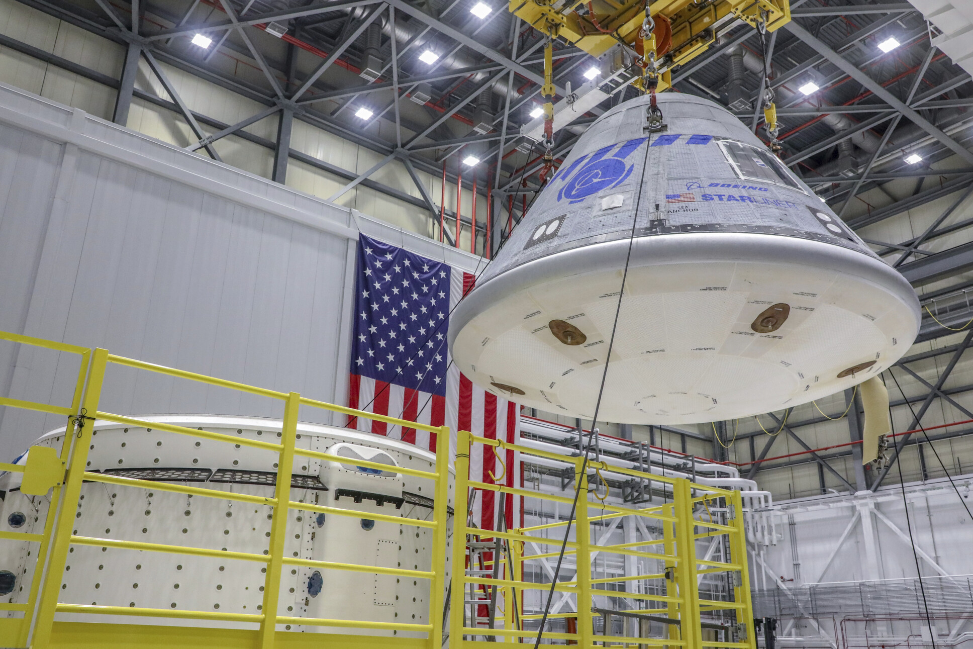 Starliner nasa. Космический корабль CST-100 Starliner. CST-100 Starliner кабина. Boeing Starliner spacecraft 2. Запуск корабля Starliner.