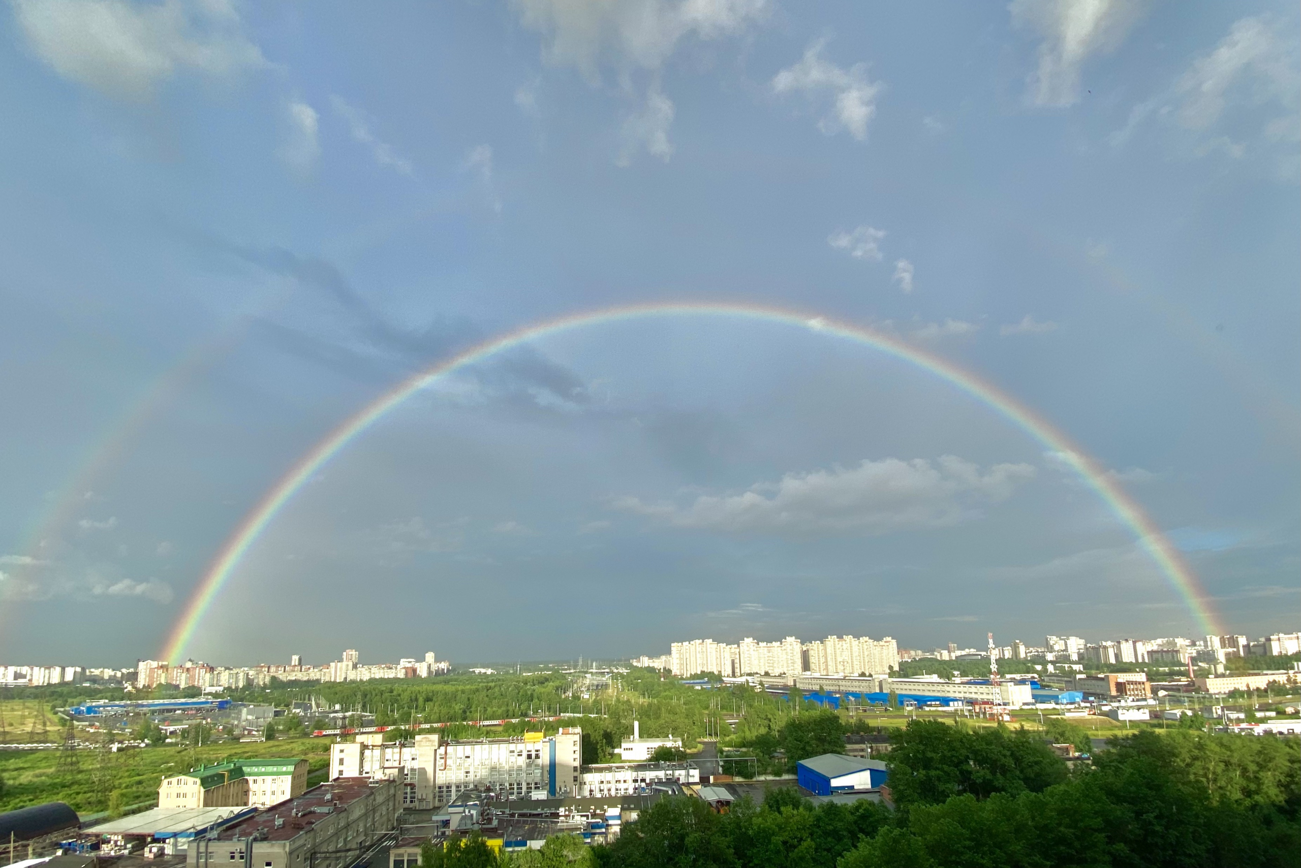 радуга в москве сегодня