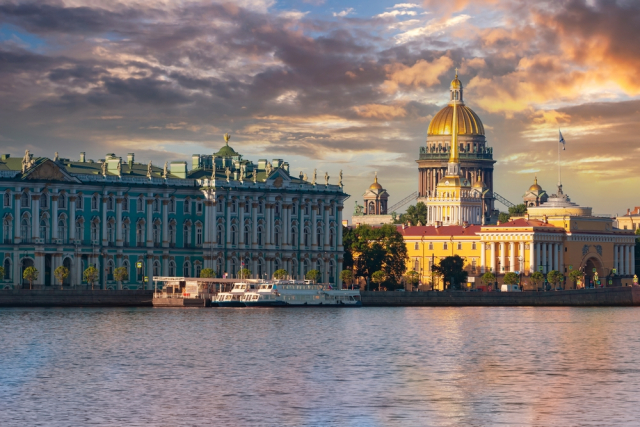 На диаграмме представлены данные по погоде в санкт петербурге в июле по вертикальной