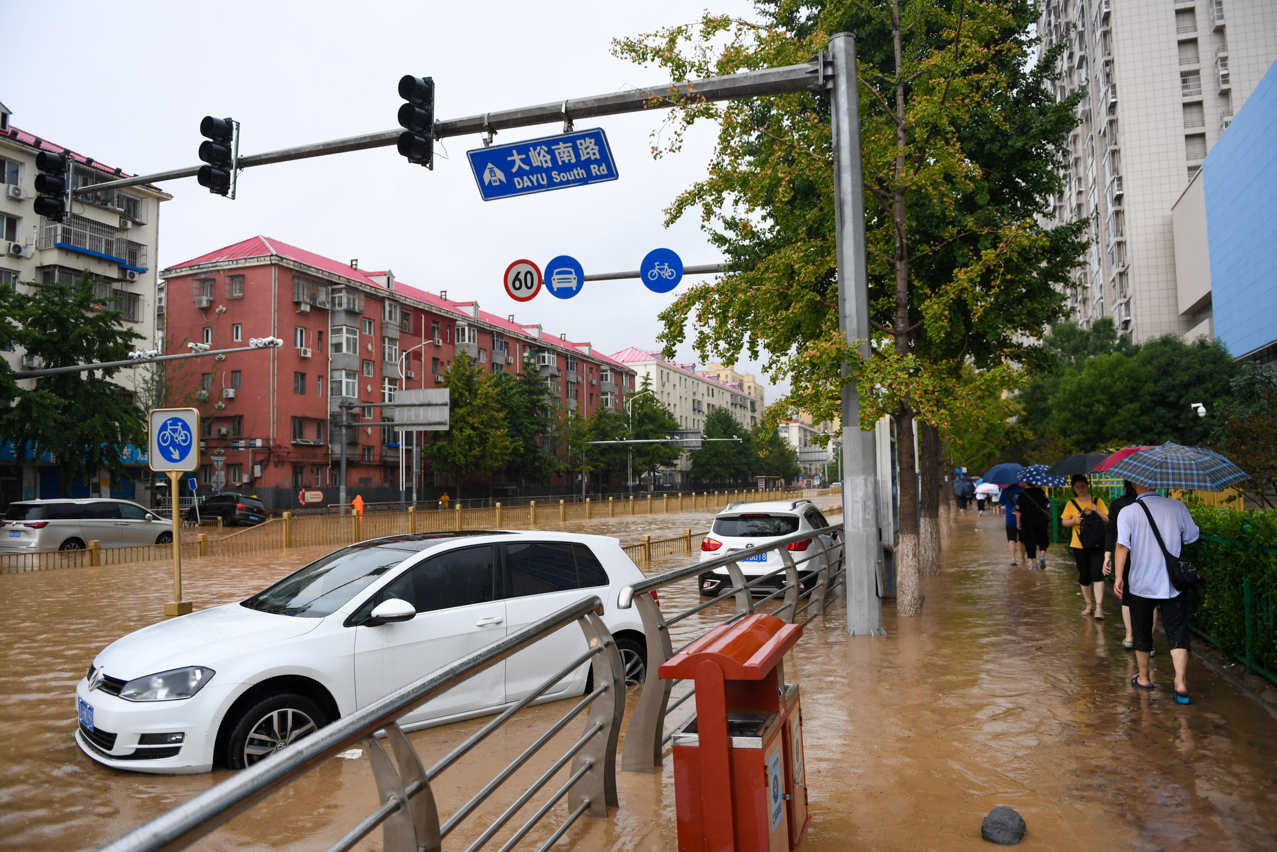 GISMETEO: Ливень в Пекине превратил дороги в реки: фотообзор - Природа |  Новости погоды.