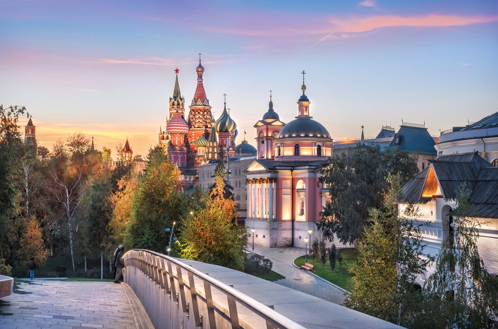 Cool autumn morning on Red Square in Moscow, Russia Autumn morning, Russia, Side
