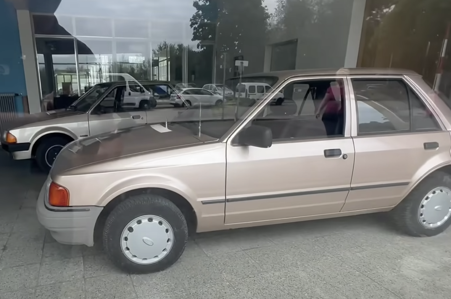 Exploring an Abandoned Ford Dealership in Germany – Dusty, New Old Car Models in Factory Condition