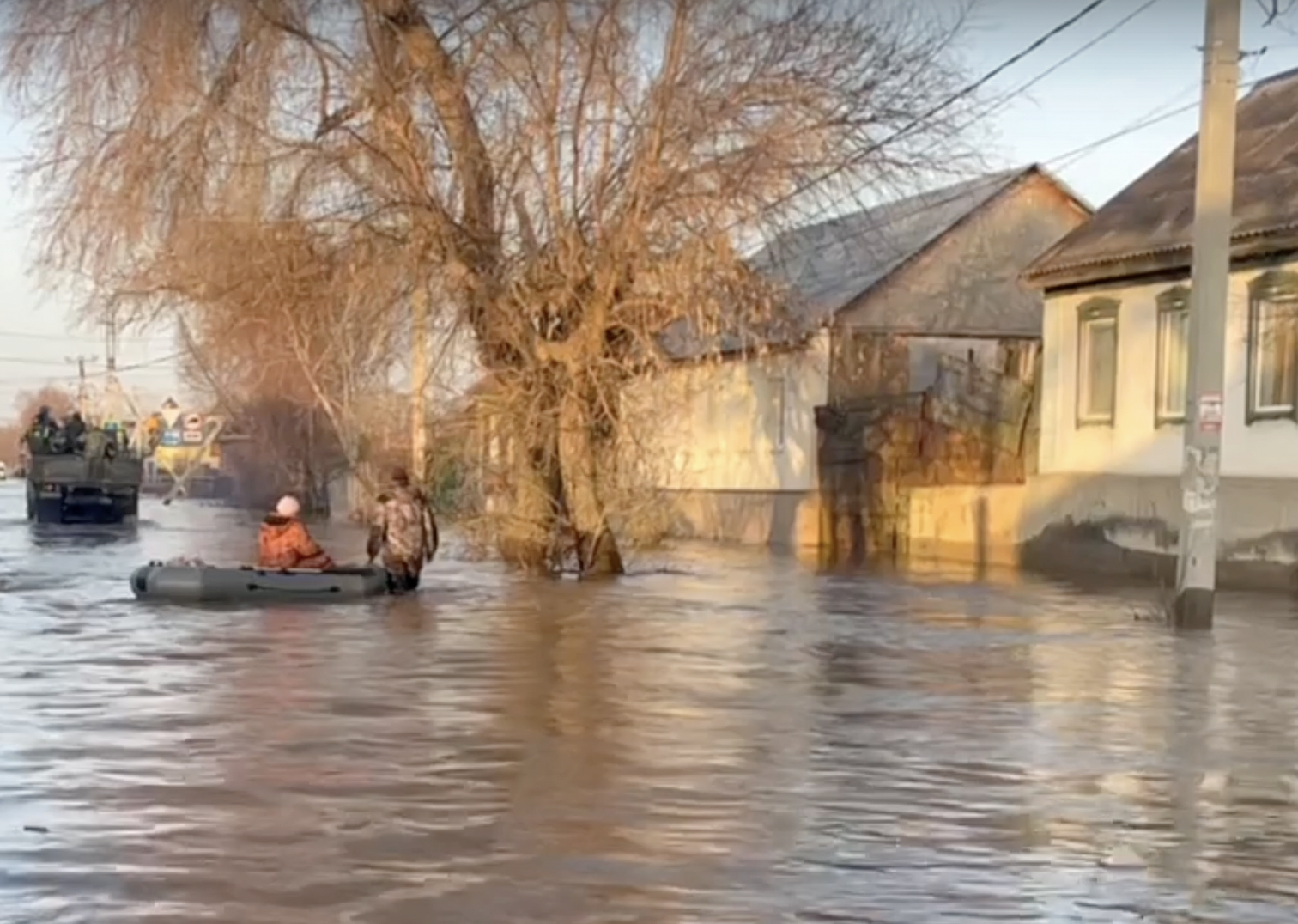 Город орск прорыв дамбы видео